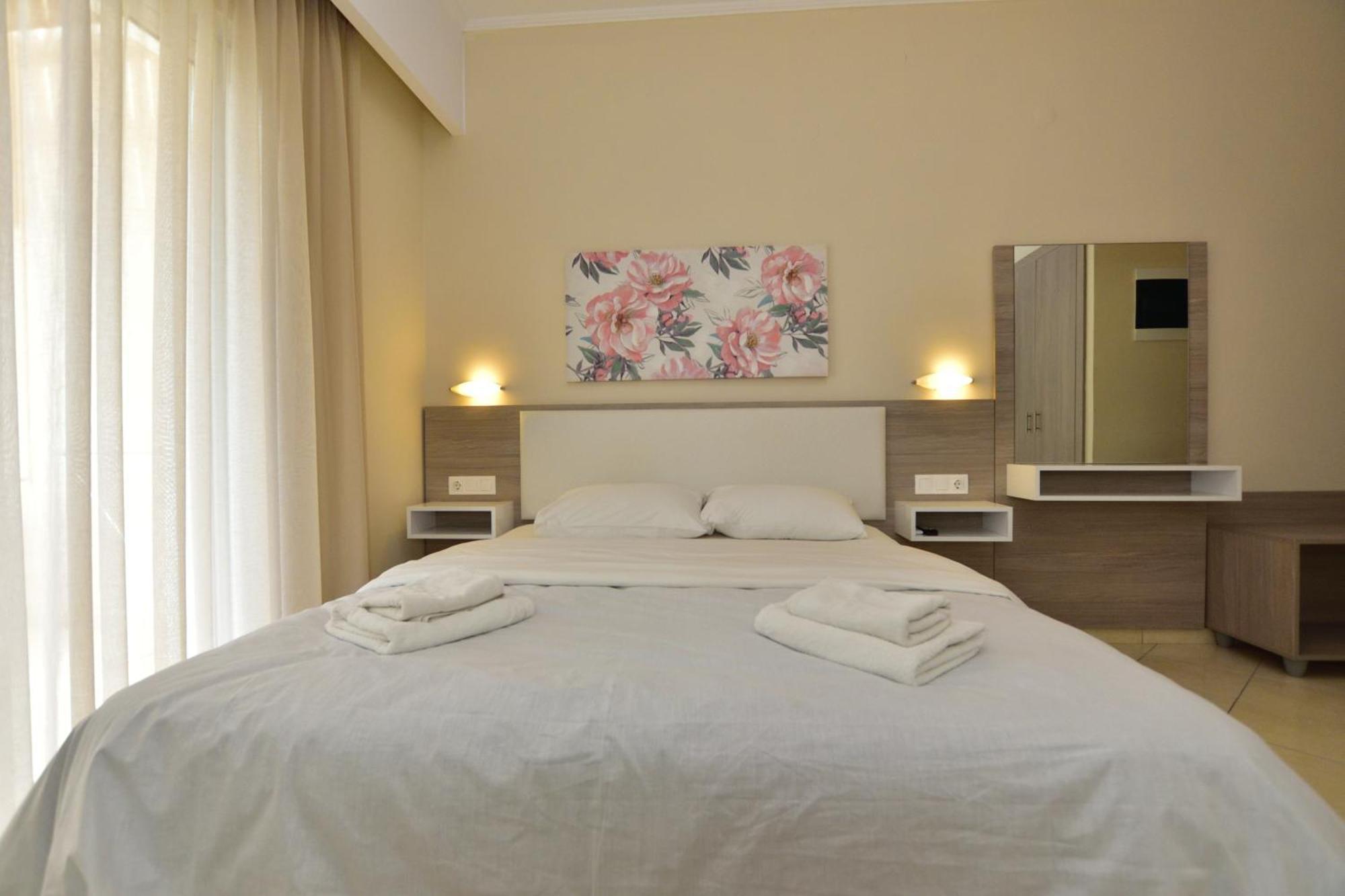 Flisvos Rooms 팔라이오코라 외부 사진