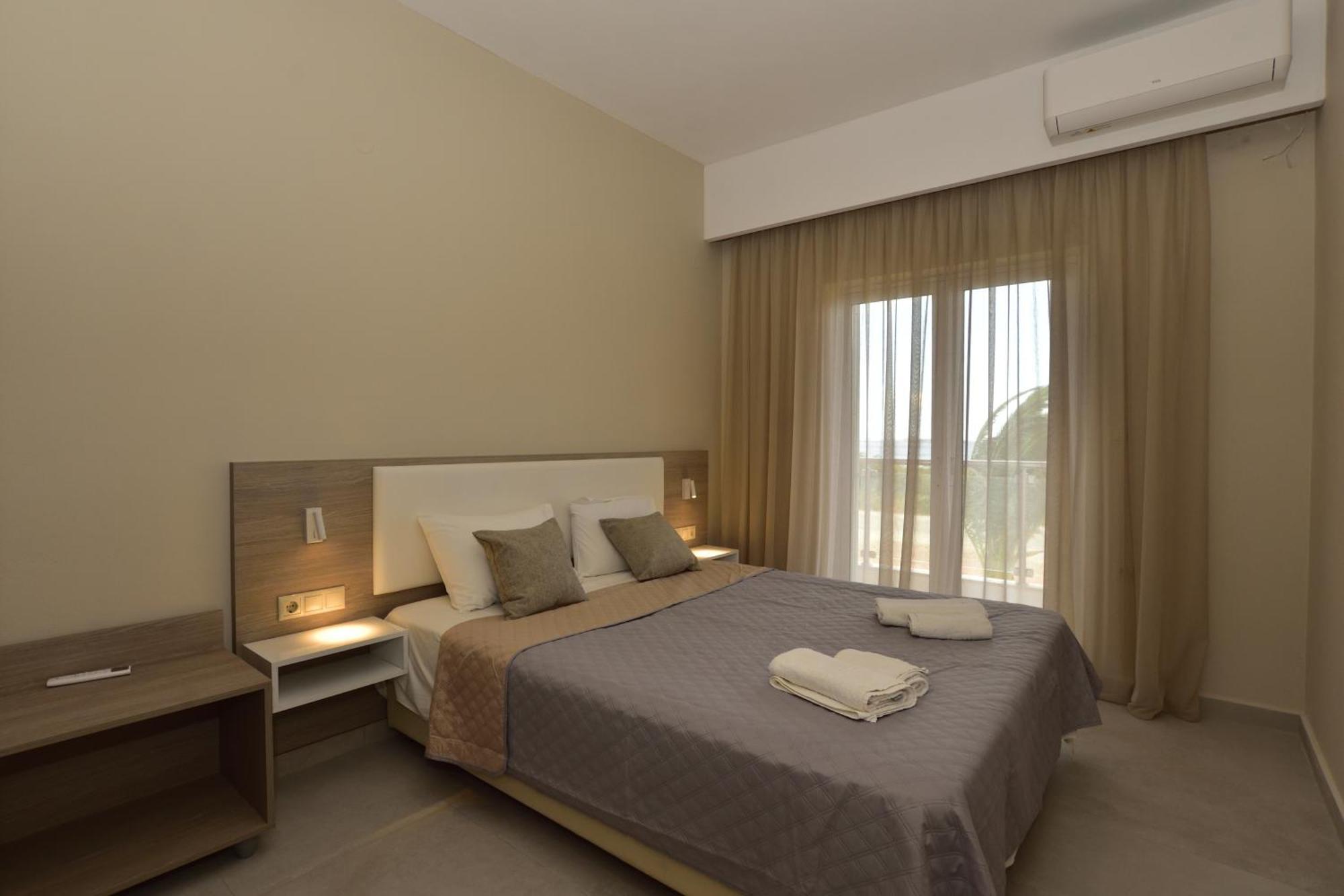 Flisvos Rooms 팔라이오코라 외부 사진